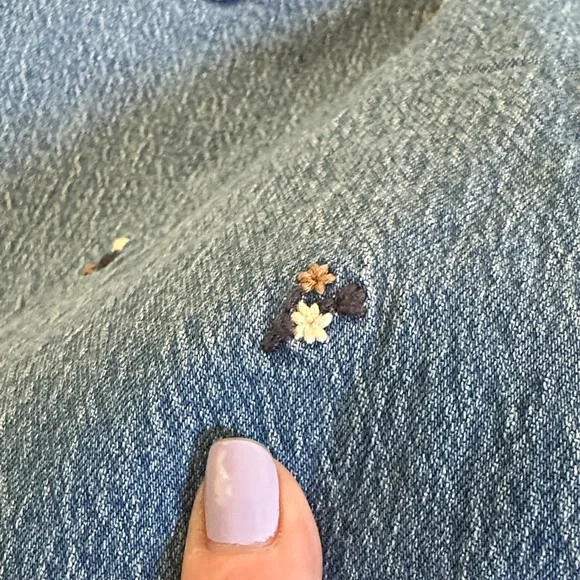 Universal Thread Blue Straight Leg Jeans with Embroidery - Picture 8 of 8